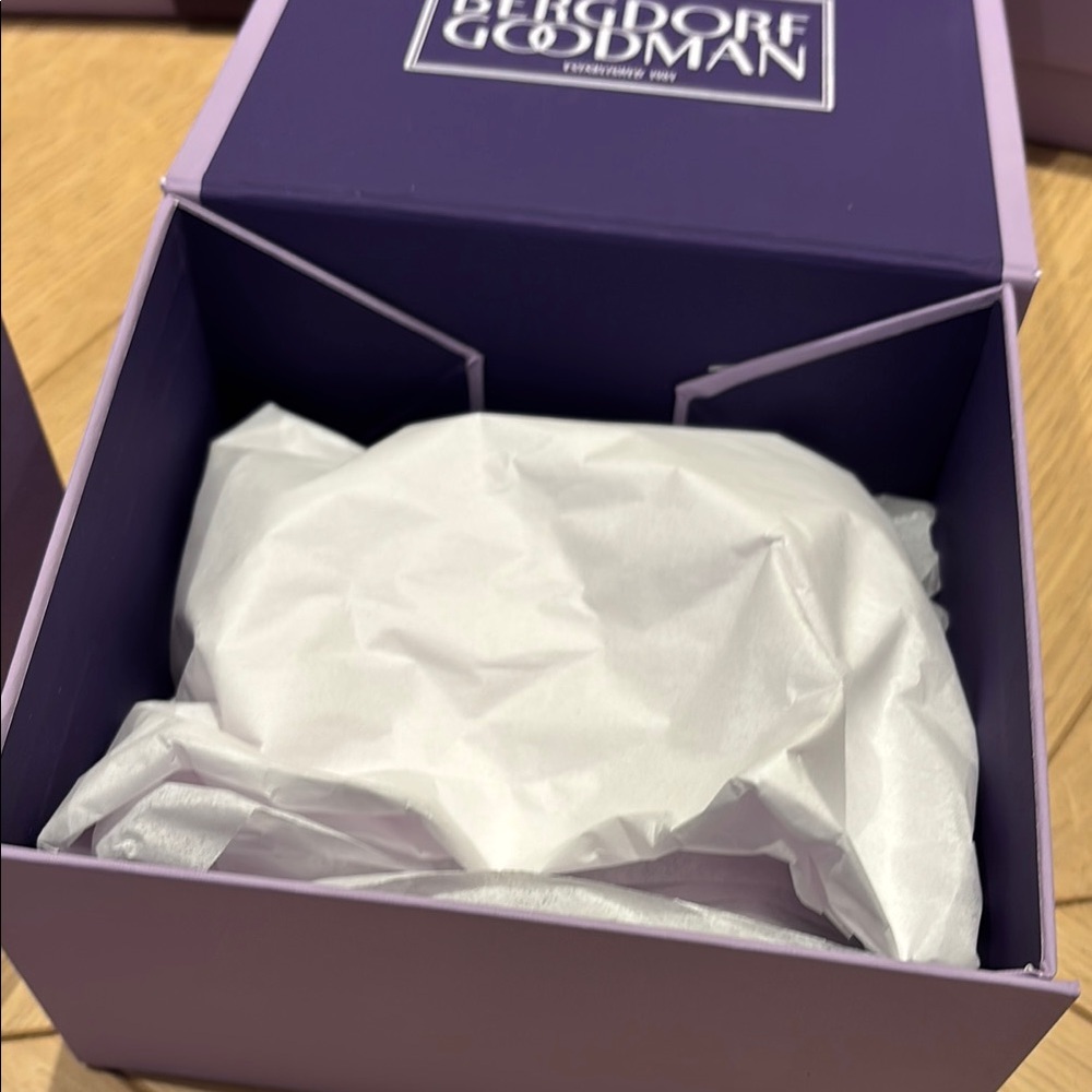 Bergdorf Goodman Set of Purple Gift Boxes - Picture 2 of 4